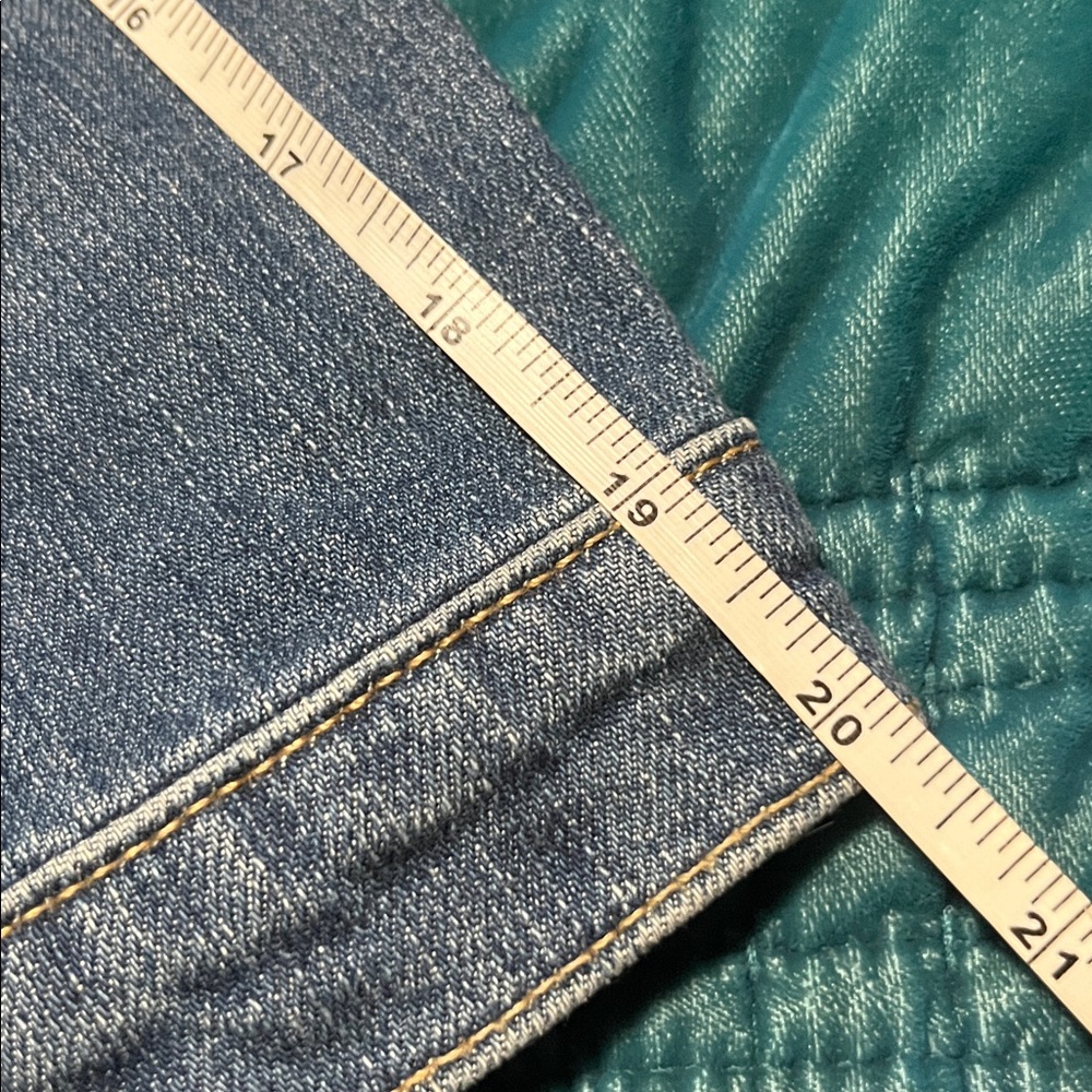 Classic Blue Gap Denim Jean Jacket - Picture 9 of 9